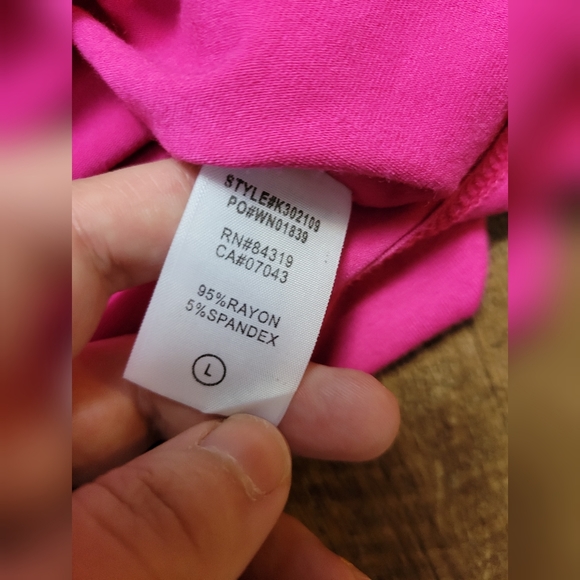 FREE W BUNDLE Cyrus scoop neck t-shirt - Picture 3 of 8